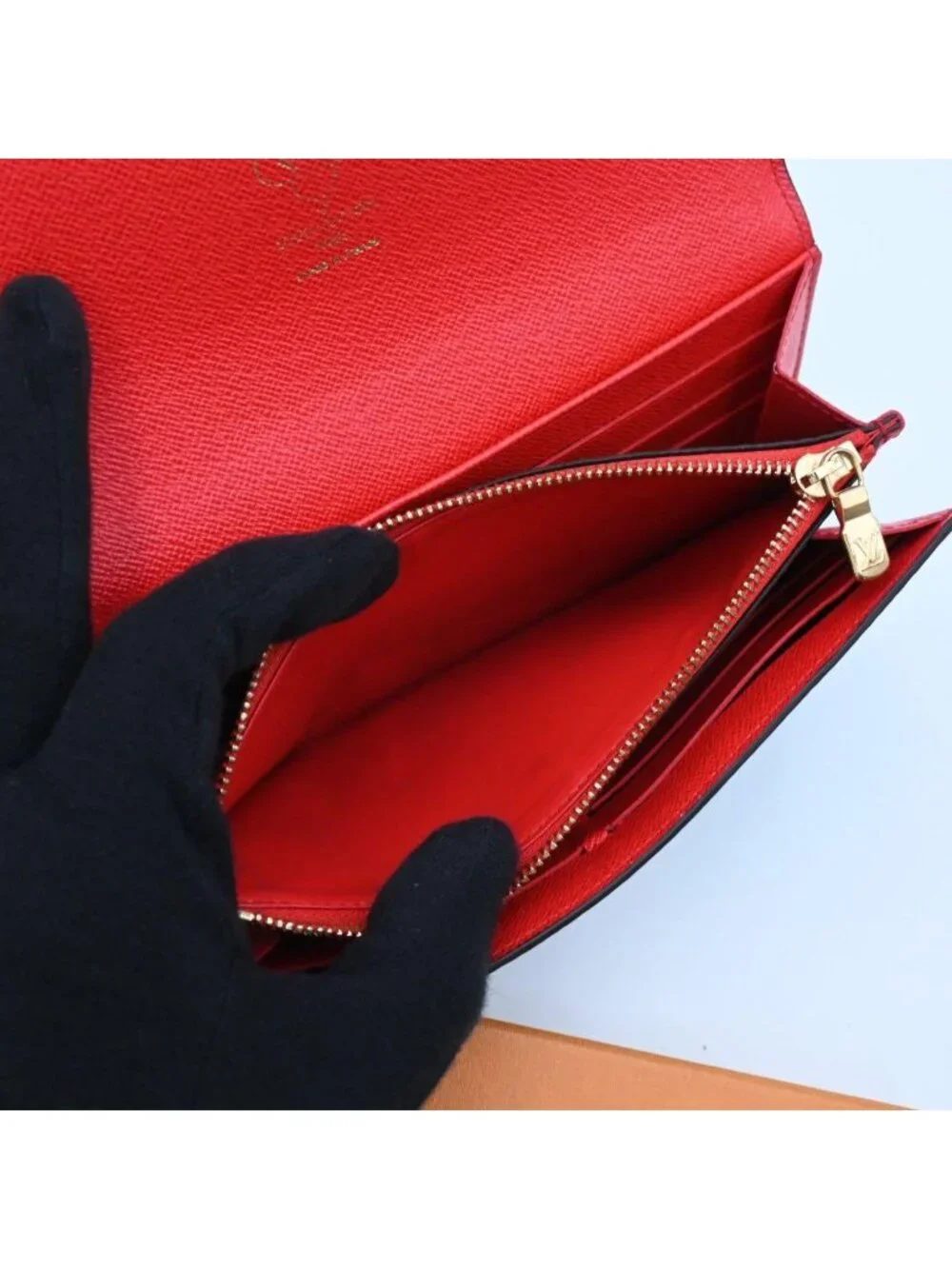 Louis Vuitton Monogram Vivienne Portefeuille Sarah NM Wallet